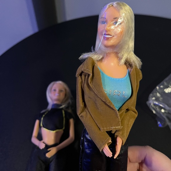 New Britney Spears and Christina Aguilera Barbie dolls. Avon exclusive - Picture 5 of 5